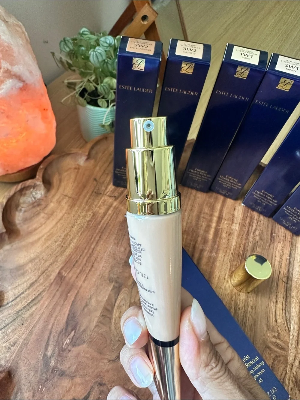 Estee Lauder Futurist Hydra Rescue Moisturizing Makeup 3N2 WHEAT